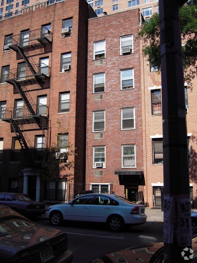 Building Photo - 243 E 33rd St