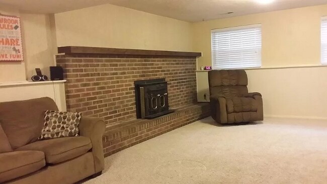 Building Photo - 8632 High Trail Ct