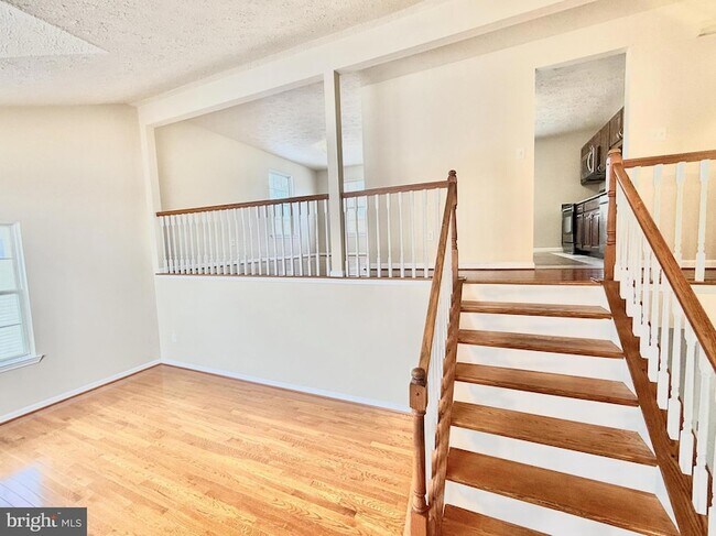 Foto del edificio - 5026 Dorchester Cir