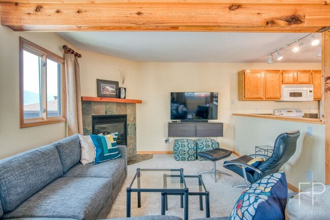 Building Photo - Top Floor and Updated Home with Great View...