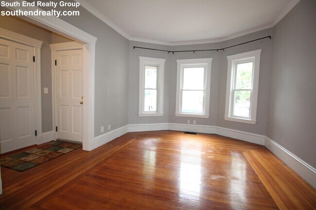 Building Photo - 218 Summer St