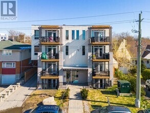 Building Photo - 1308-1308 Thames St