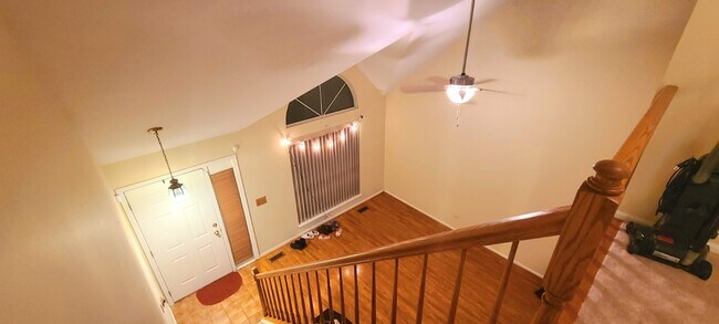 Foto del edificio - 235 Wellington Cir