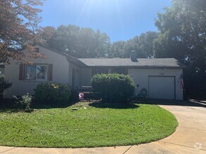 Building Photo - 216 Griggs Acres Dr