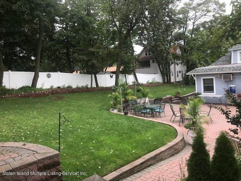 Foto del edificio - 164 Castleton Ave