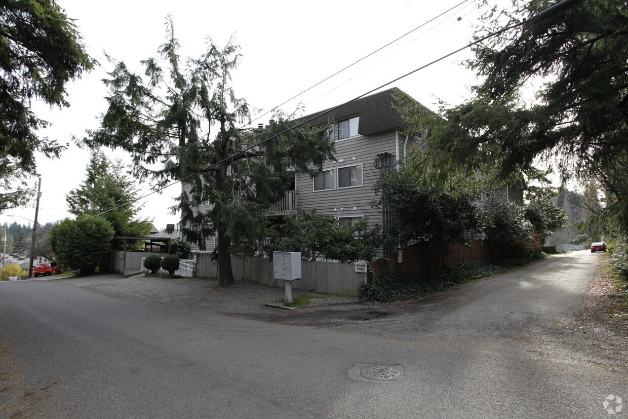 1203 NE 135th St - Apartamentos Parkside - Approach at Jackson Park