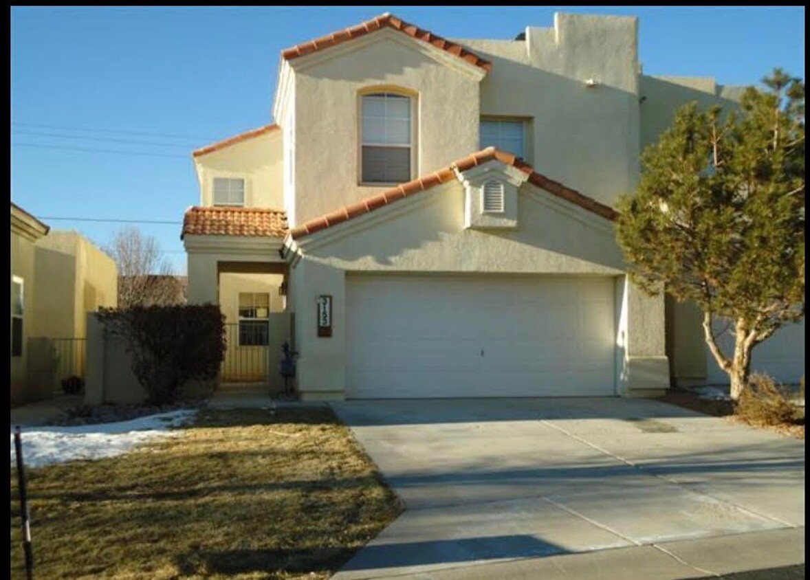 Primary Photo - 2 story town home in a gated community in ...