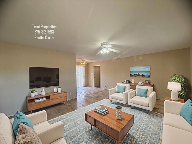 Building Photo - Spacious 4/2 close to NMSU