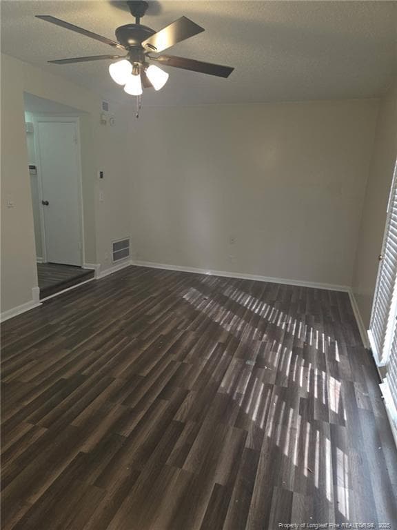 Foto del edificio - 583 Winding Creek Rd