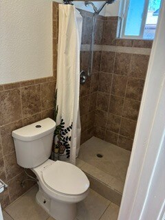 Baño recién alicatado... - 18771 Strathern St