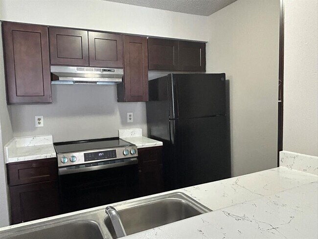 Foto del edificio - 10001 Westpark Dr