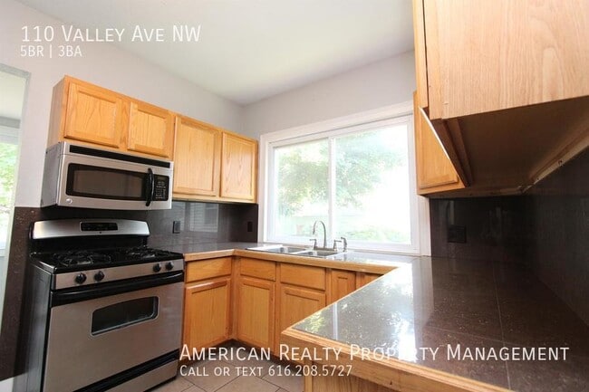 Foto del edificio - 110 Valley Ave NW