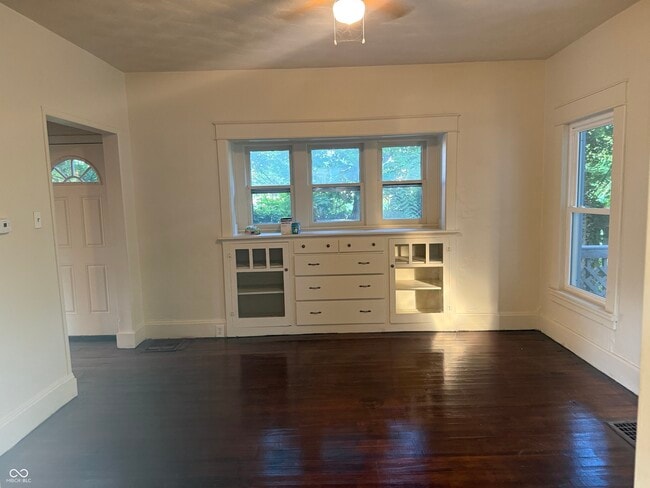 Building Photo - 803 Milligan St