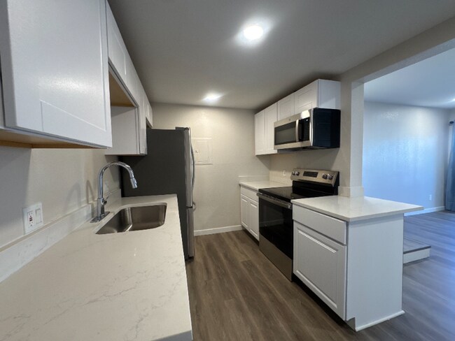 Foto del edificio - 2929 W Floyd Ave