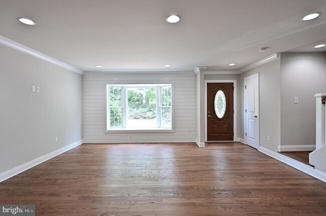 Building Photo - 10253 Braddock Rd
