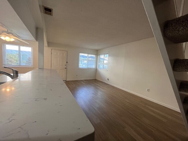 Building Photo - 24 Lassen Ln