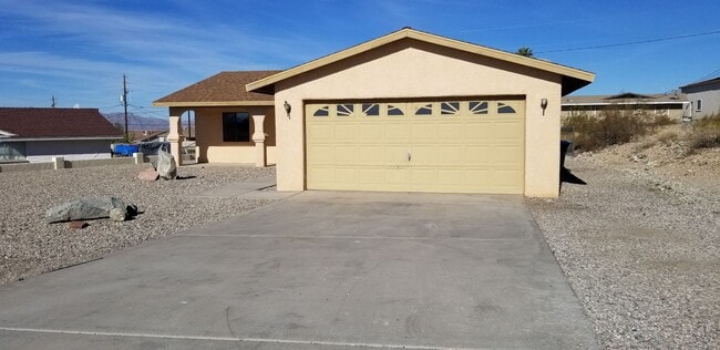 Building Photo - 3181 Sombrero Dr