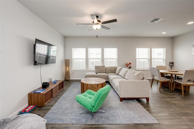 Foto del edificio - 10712 Timber Brook Pass