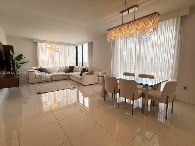 Foto del edificio - 5300 Paseo Blvd