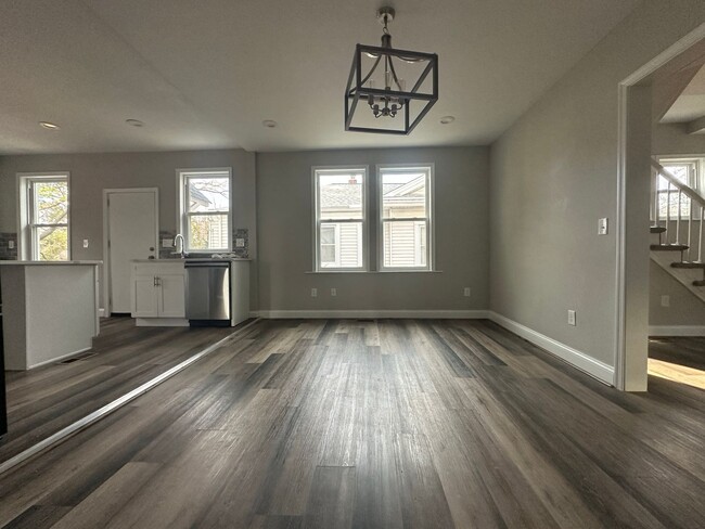 Building Photo - Beautiful Four-Bedroom House In Baltimore