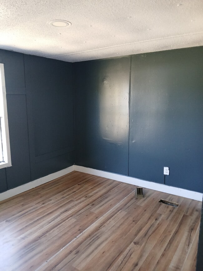 Building Photo - 2860 Bunneau St