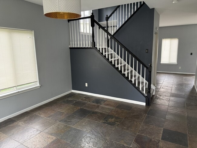 Building Photo - 384 Reston Cir