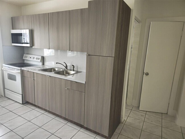 Foto del edificio - 2521 NW 13th Ave