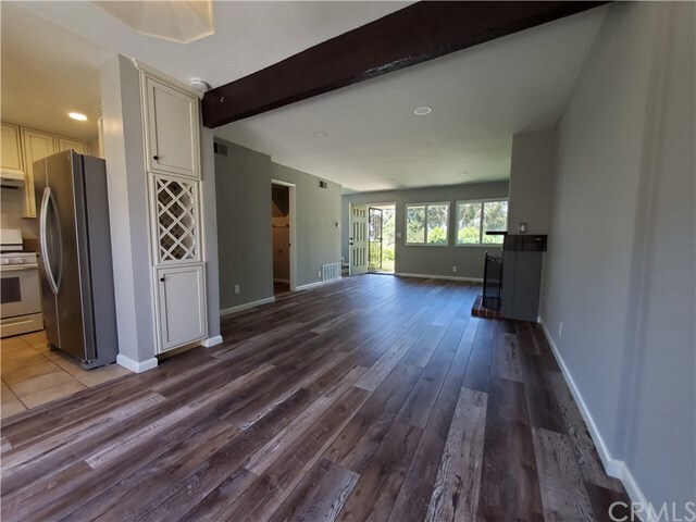 Building Photo - 7 Sandflower Ct