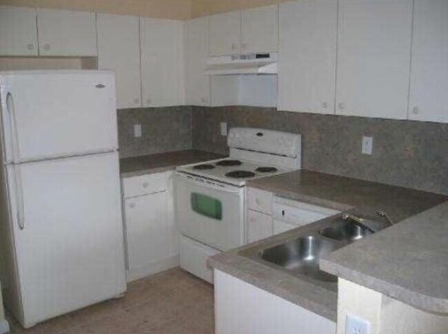 Building Photo - 1407 S Santa Catalina Cir