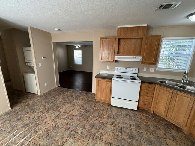 Foto del edificio - 6532 NW 29th St