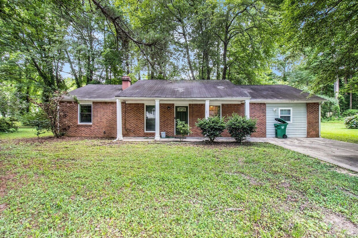 Foto principal - 3 bdrm, 2 bath in Stonecrest!