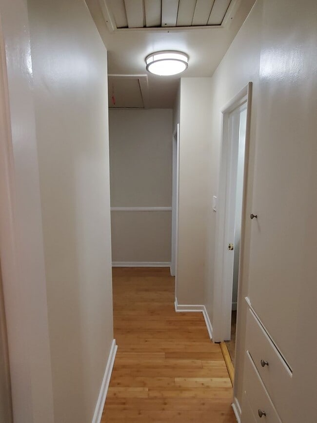 Building Photo - Spacious 3-Bedroom Single Family House with bonus room in Torrance- $4,000/month