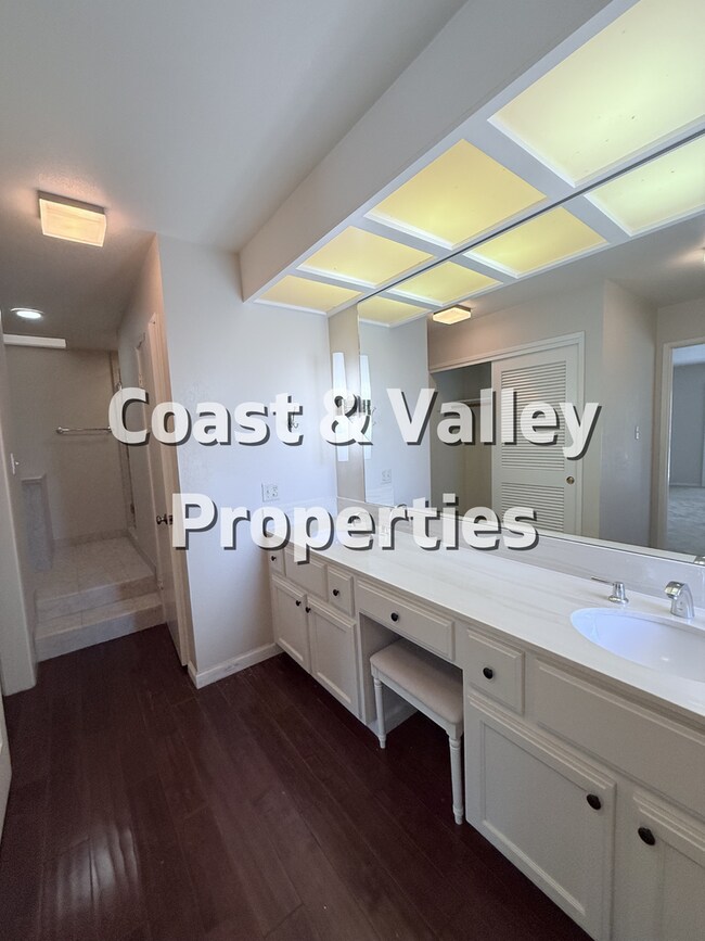 Foto del edificio - Carmel Townhouse for RENT!!!