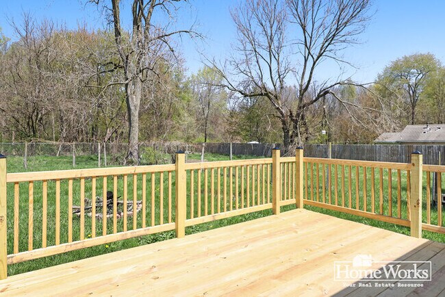 Foto del edificio - 314 E Louis St