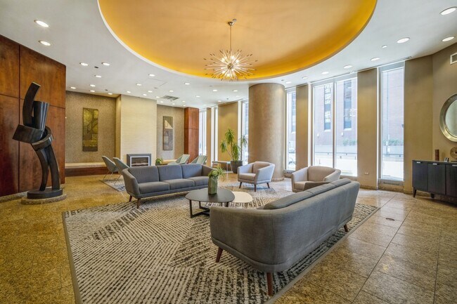 Foto del edificio - 222 N Columbus Dr