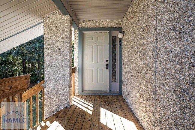 Building Photo - 910 Brett Dr