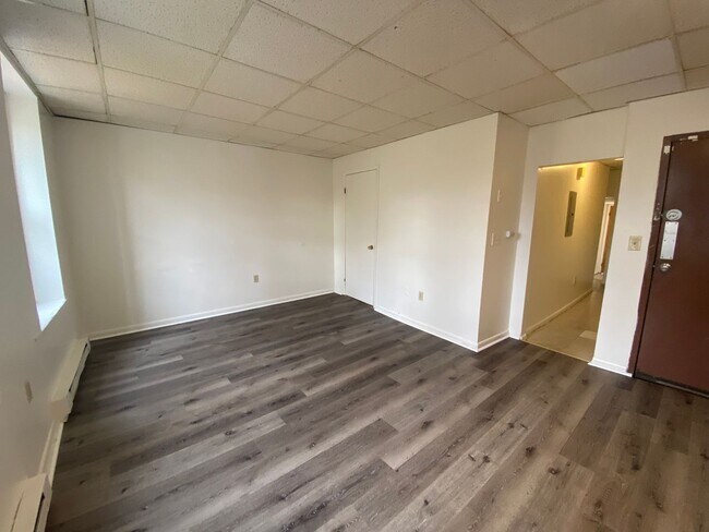 Foto del edificio - 611 N Front St