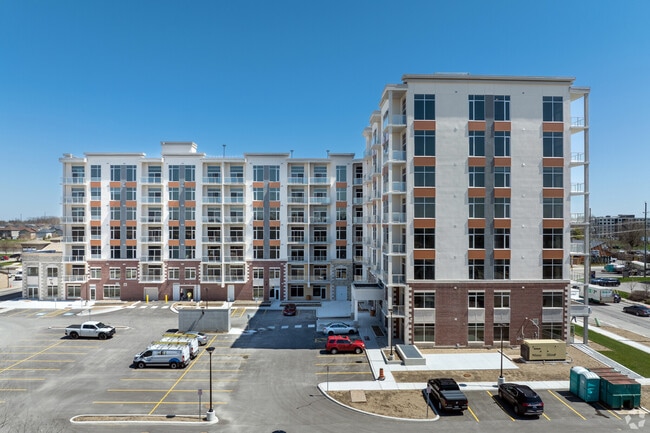 Building Photo - Hyde Park Village Apartments