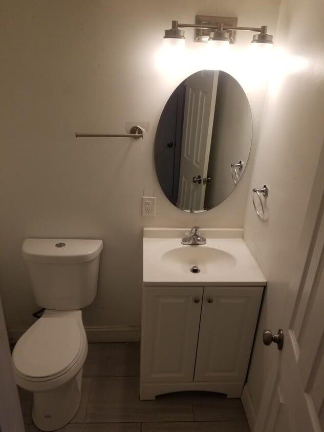 Foto del edificio - 1741 Addison Rd S