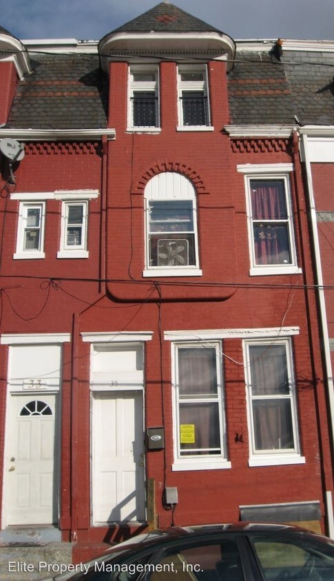Primary Photo - 4 br, 1 bath House - 35 Columbia Ave.