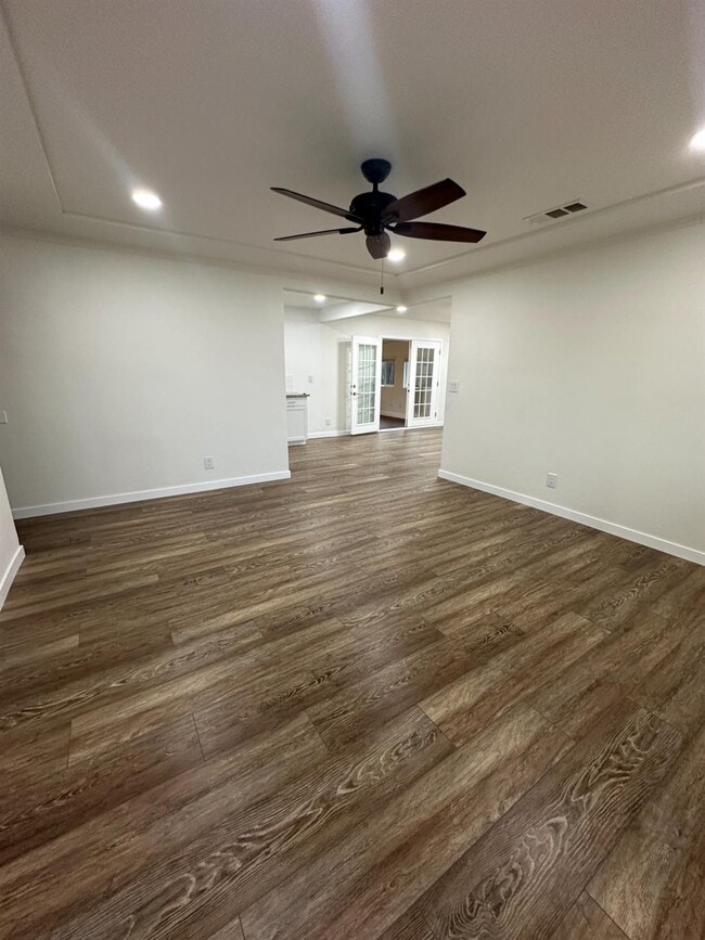 Building Photo - 4554 N Manila Ave