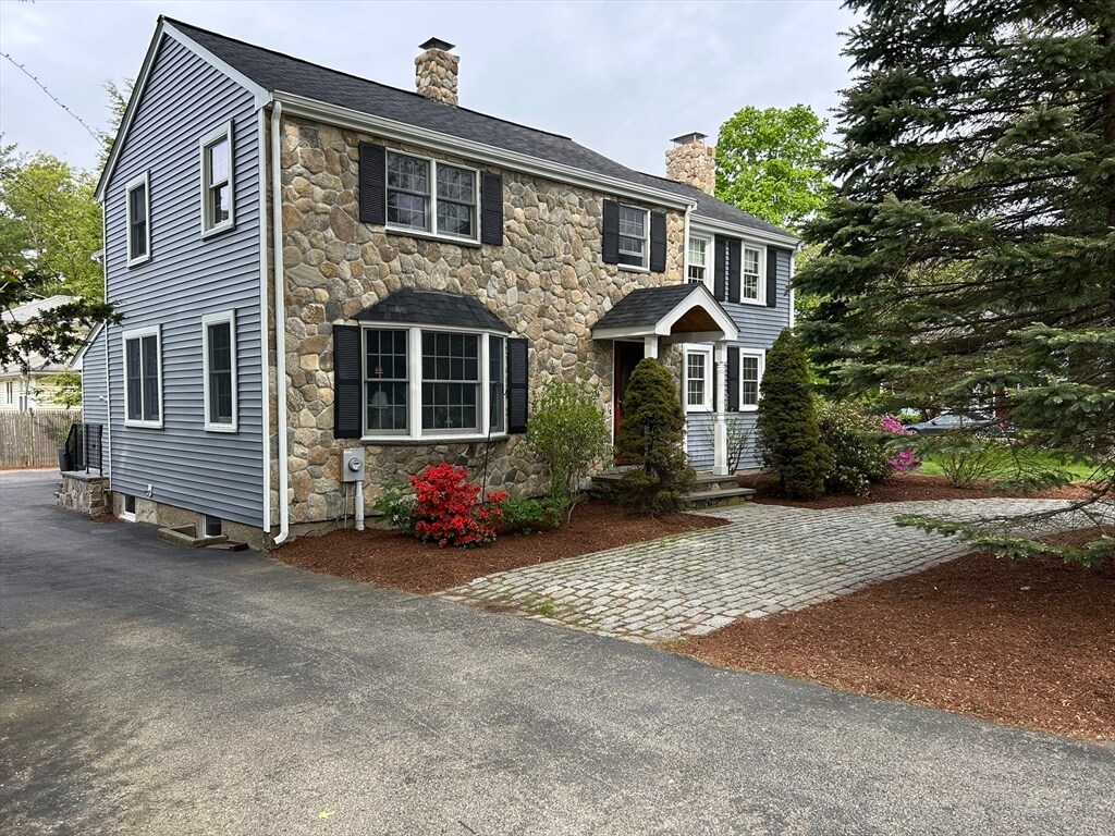 Primary Photo - 16 Pinevale Ave
