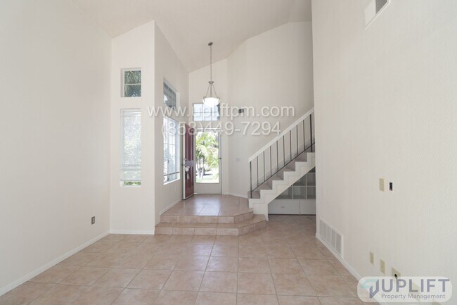 Building Photo - Spacious 3-Bedroom Pool Home in Oceanside ...