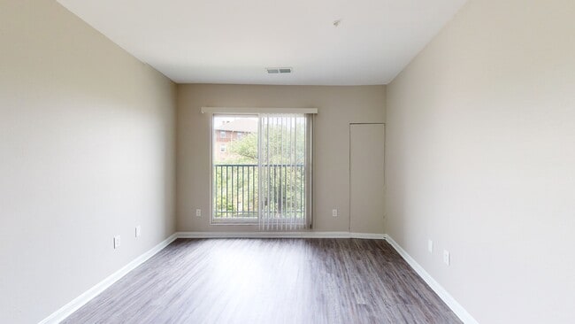 Interior Photo - 20 Lambourne