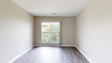 Interior Photo - 20 Lambourne