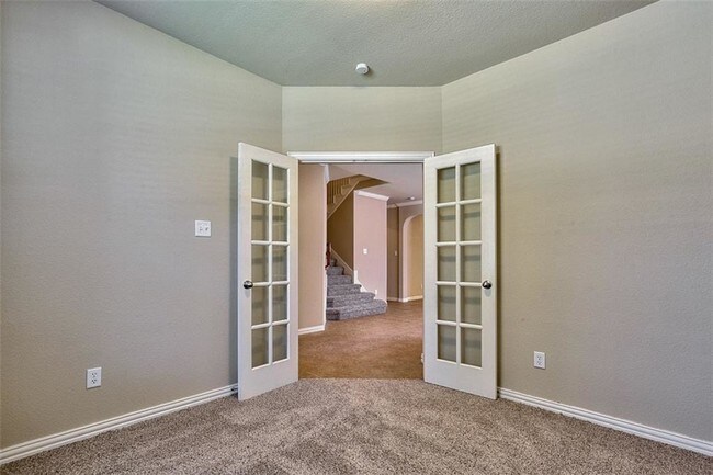 Building Photo - 3301 Meridian Dr
