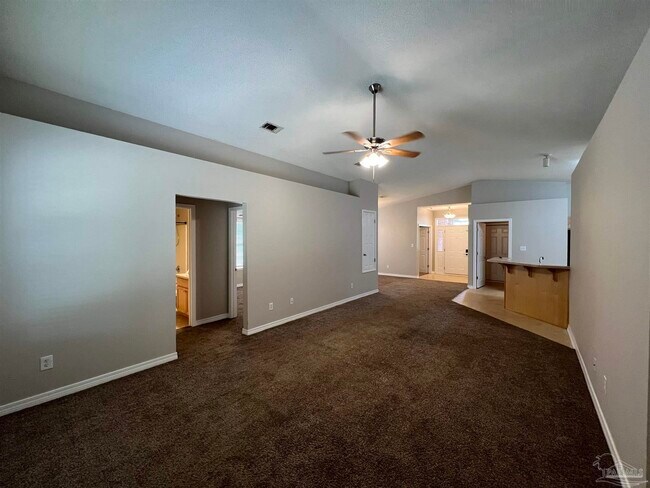 Foto del edificio - 10440 Millbrook Dr