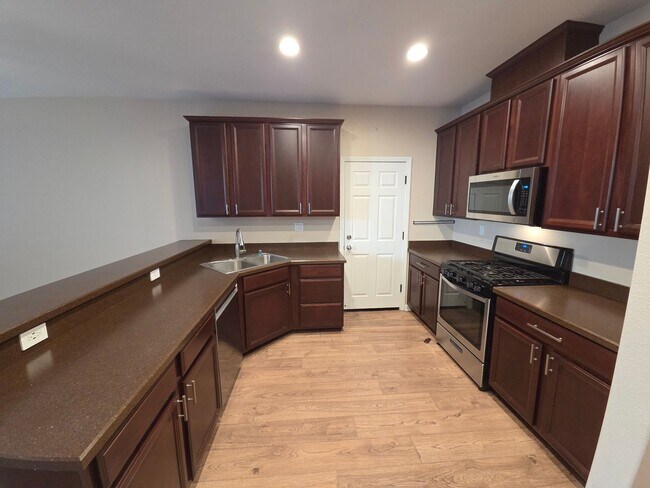 Foto del edificio - Gorgous 3 Bedroom 2/5 Bath home in HOA