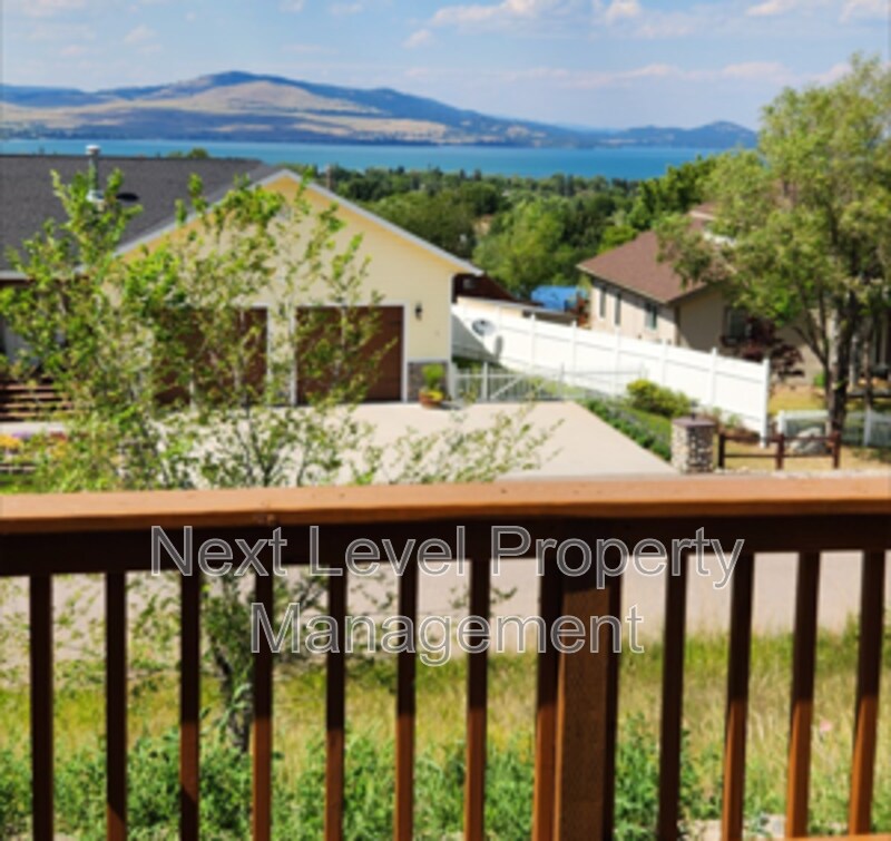Foto del edificio - 1002 Hillside Ct
