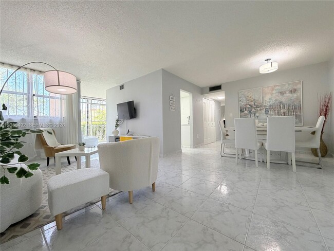 Foto del edificio - 9410 W Flagler St